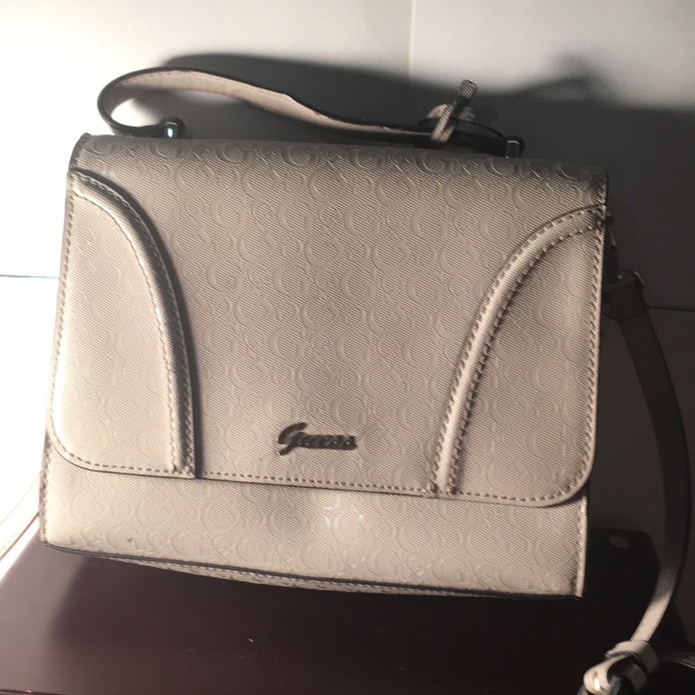 Beige Guess bag Good Condition.